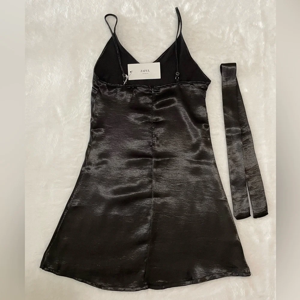 BNWT Sexy Little Black Dress LBD Silky Sash Tie Zipper Back Zaful Straps - Picture 7 of 8
